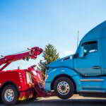 Holowanie ciężarówek — jak przebiega, jaką pomoc wezwać?